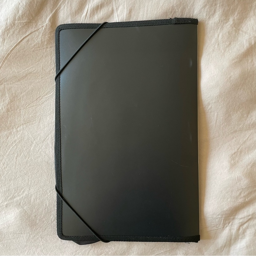 Staples Black Plastic Legal Document Holder